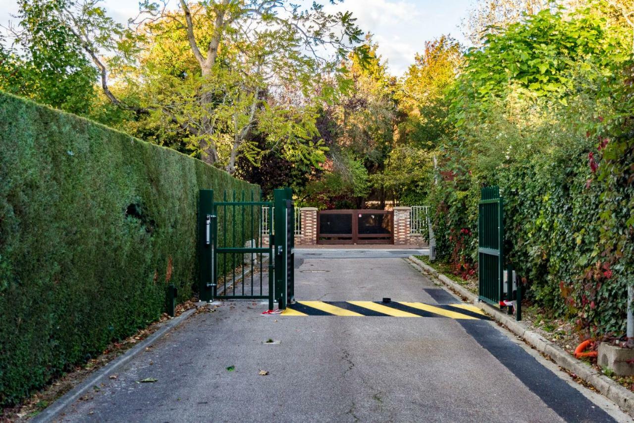 Les Charmes Du Bosquet Parc D'Amour Et Nature Parking Prive Securise エトルタ エクステリア 写真